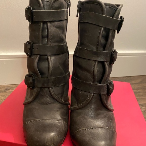 Leather Ankle Boots with Buckles - Grey - Picture 6 of 7